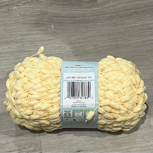 NWT Set of 3 Skeins Bernat Baby Pom Pom Yarn (3.5 oz ea) Sunny Yellow Weight #6 - Picture 8 of 10